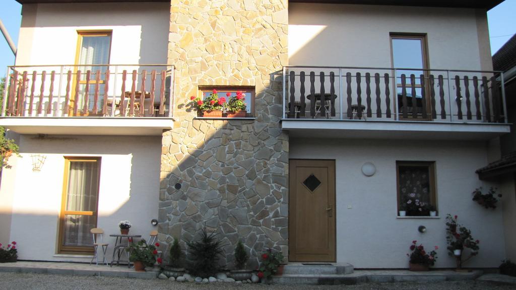 Privát Magdalena Besenova Exterior foto